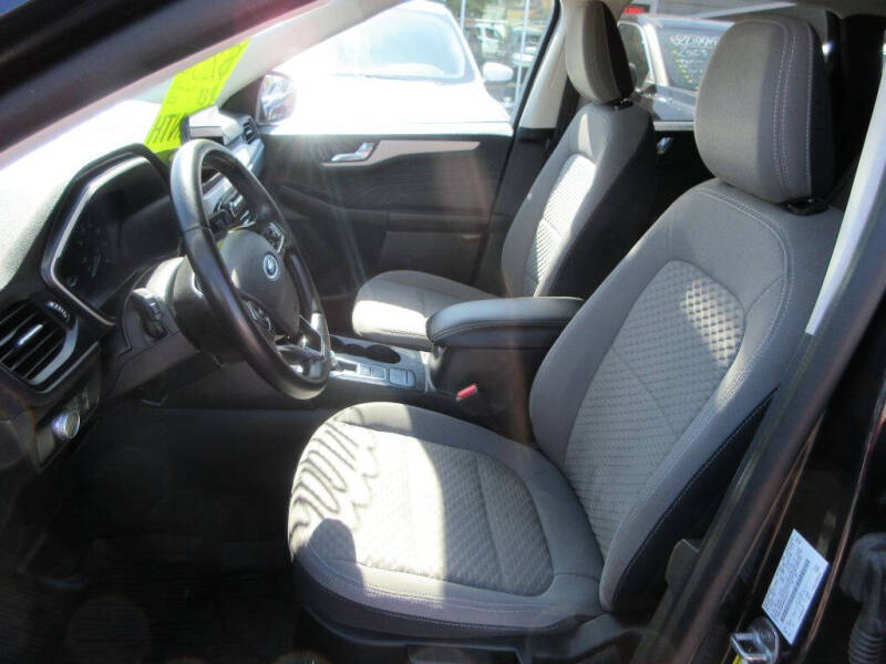 2021 Ford Escape SE