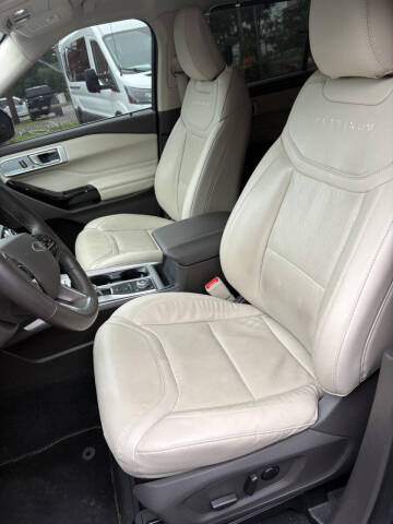2022 Ford Explorer Platinum