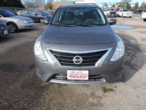 2017 Nissan Versa 1.6 S