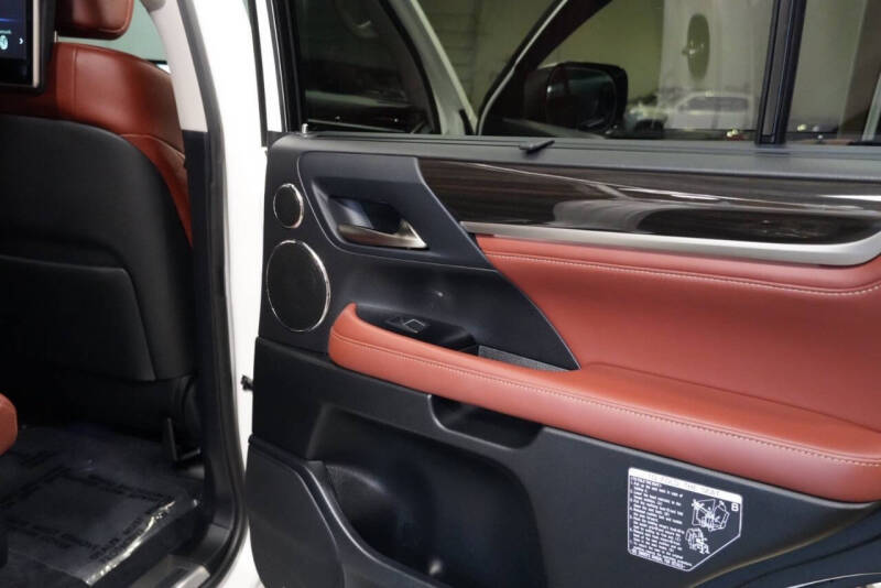 2016 Lexus LX 570