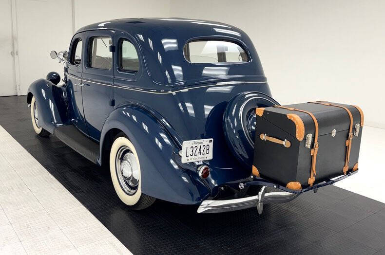 1936 Ford Deluxe