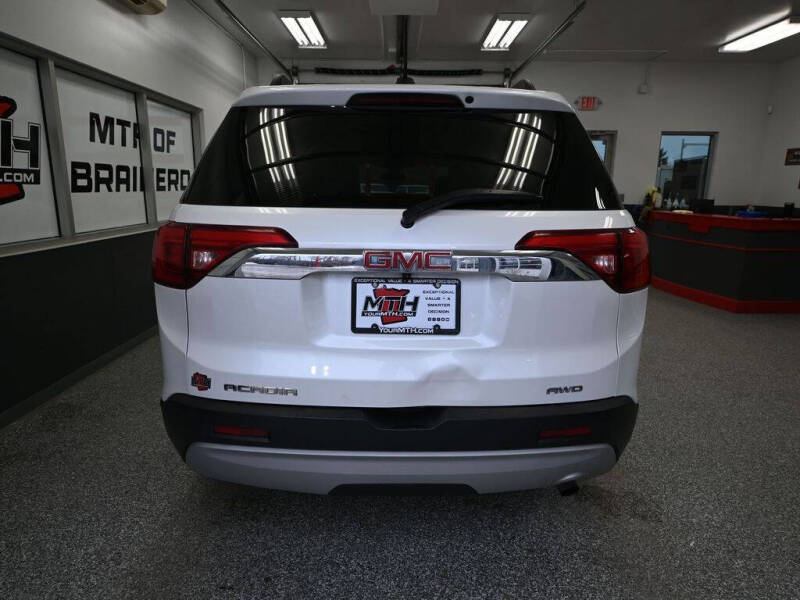 2017 GMC Acadia SLE-2