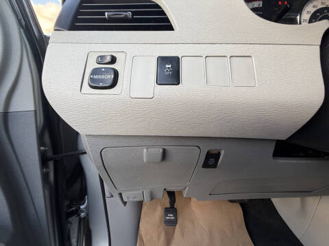 2014 Toyota Sienna SE 8-Passenger