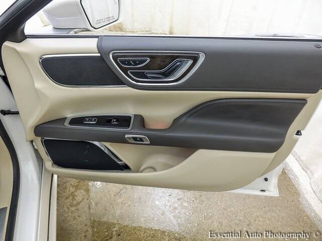 2017 Lincoln Continental Select