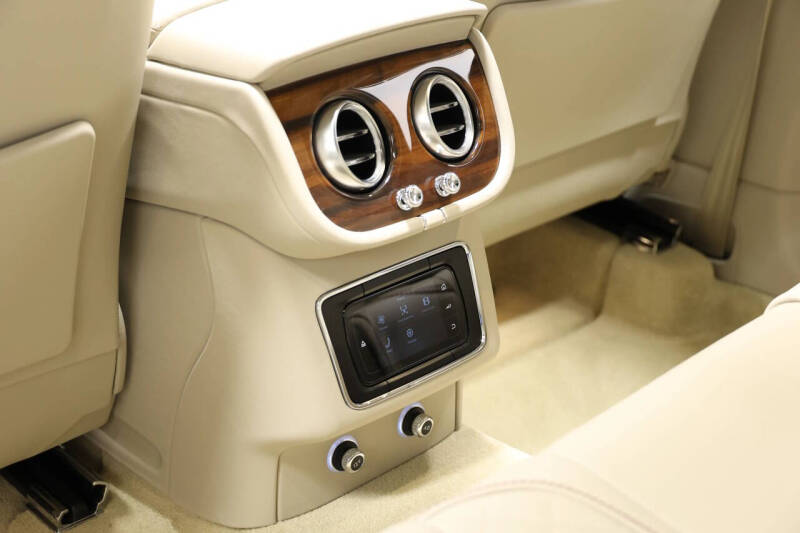 2020 Bentley Bentayga Hybrid