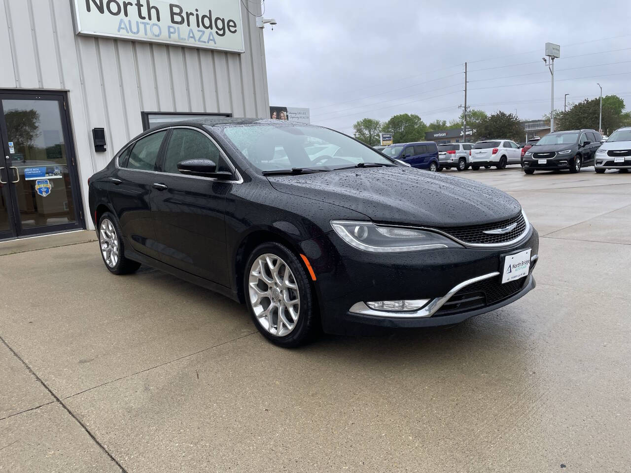 2015 Chrysler 200 Limited photo 2