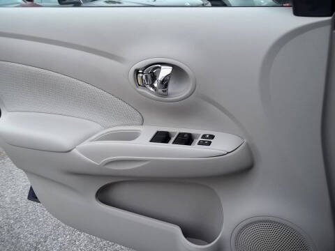 2013 Nissan Versa 1.6 SV