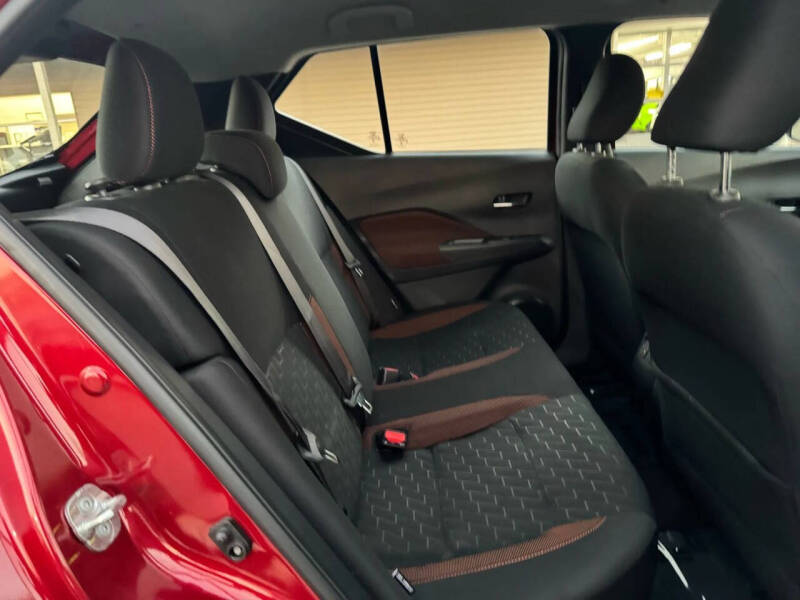 2024 Nissan Kicks SR