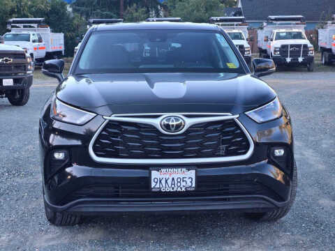2024 Toyota Highlander LE