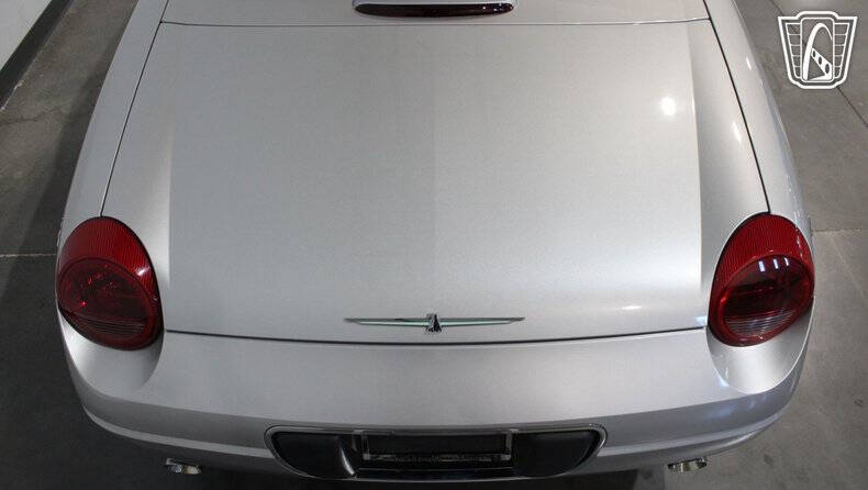 2004 Ford Thunderbird Deluxe