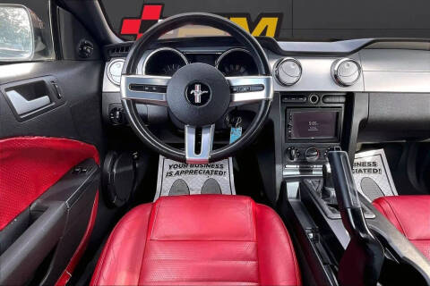 2005 Ford Mustang GT Deluxe