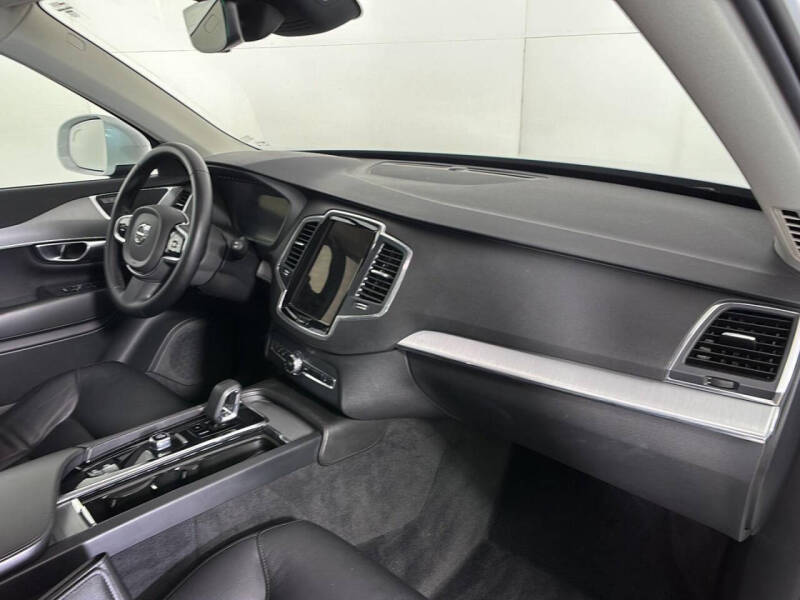 2023 Volvo XC90 B5 Core