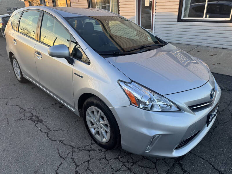 2012 Toyota Prius v Five
