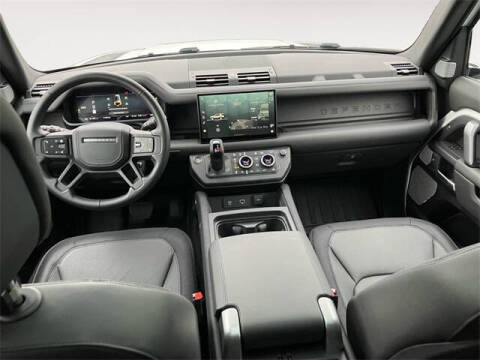 2024 Land Rover Defender 130 P400 Outbound