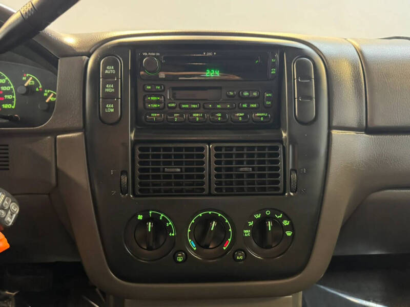 2002 Ford Explorer XLS