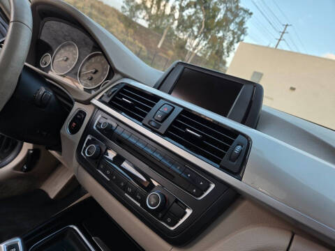 2012 BMW 3 Series 328i