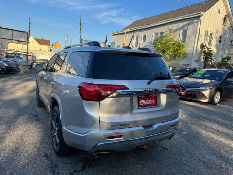 2019 GMC Acadia Denali