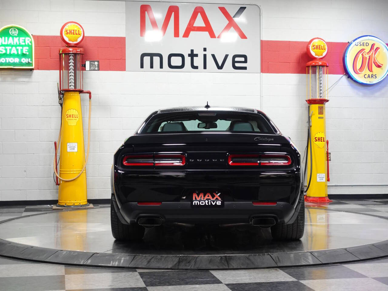 2023 Dodge Challenger 8
