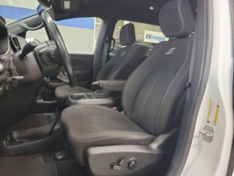 2021 Chrysler Pacifica Touring
