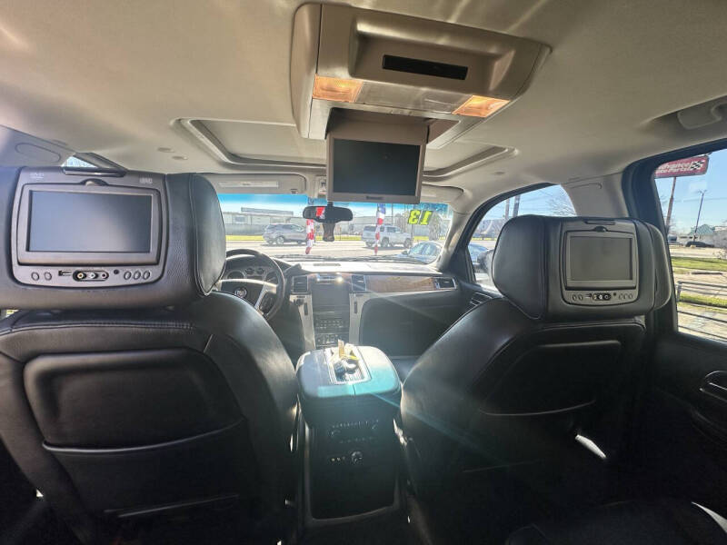 2013 Cadillac Escalade Platinum Edition