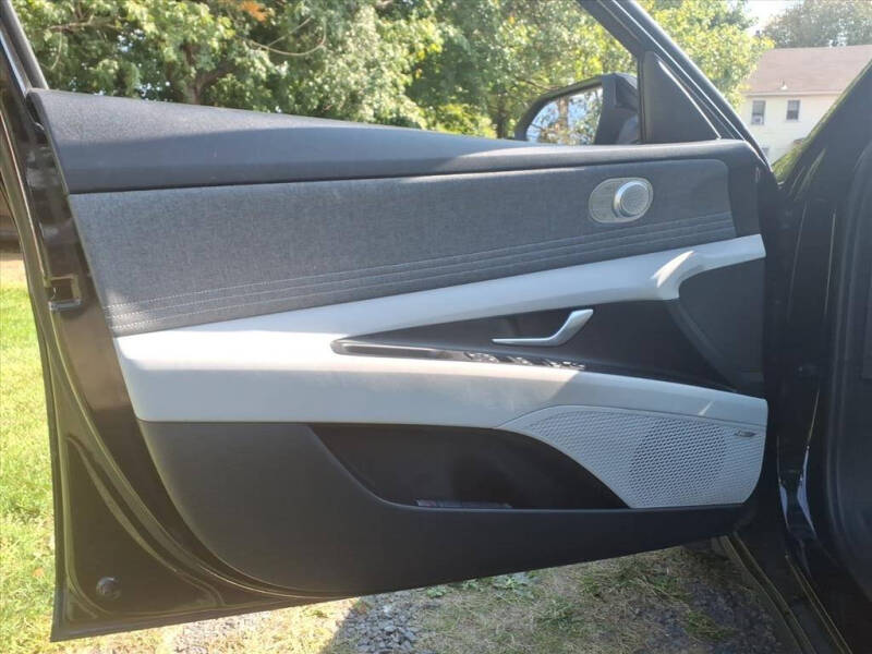 2023 Hyundai Elantra Hybrid Limited