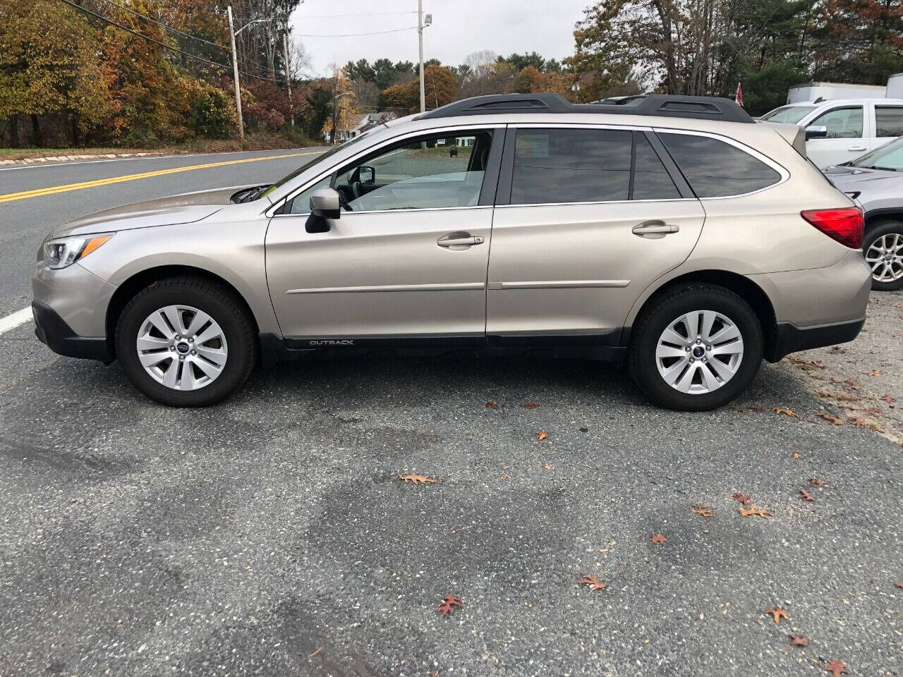 2017 Subaru Outback Premium's photo