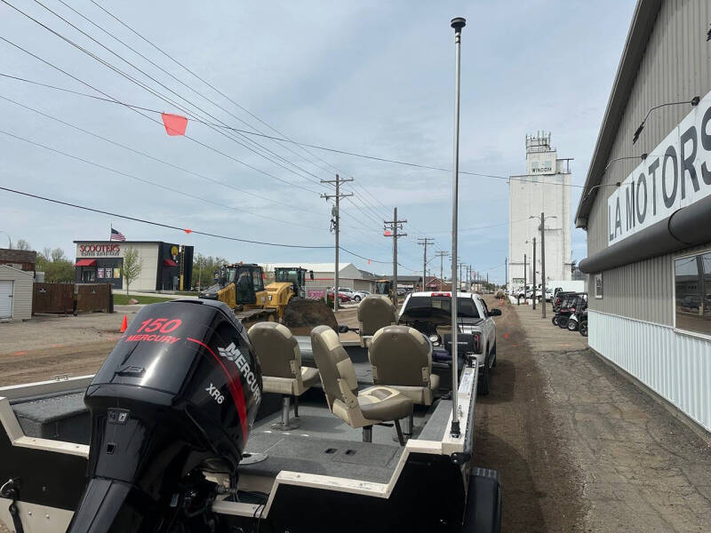 2002 Crestliner 1850 Fish Hawk