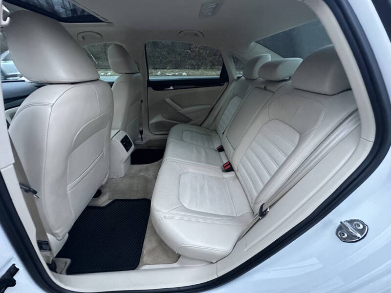 2015 Volkswagen Passat 1.8T SEL Premium