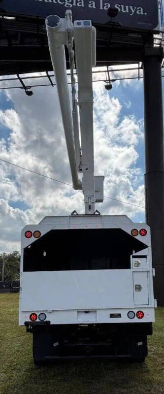 2019 Freightliner M2 106