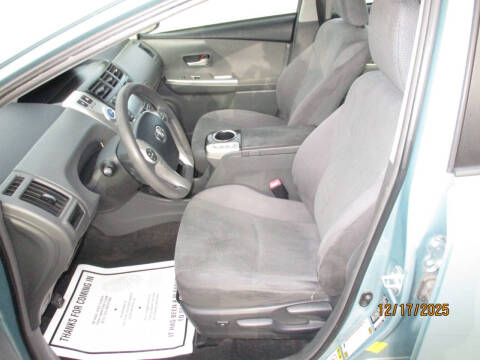 2013 Toyota Prius v Three