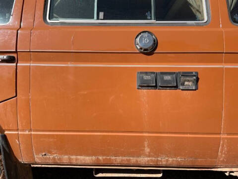 1982 Volkswagen L Passenger Van