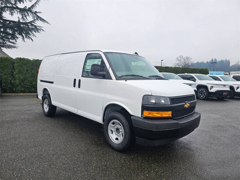 2025 Chevrolet Express 3500