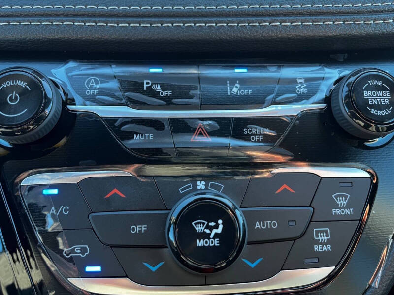 2024 Chrysler Pacifica Touring