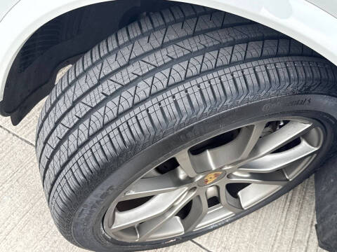 2022 Porsche Cayenne Coupe Platinum Edition