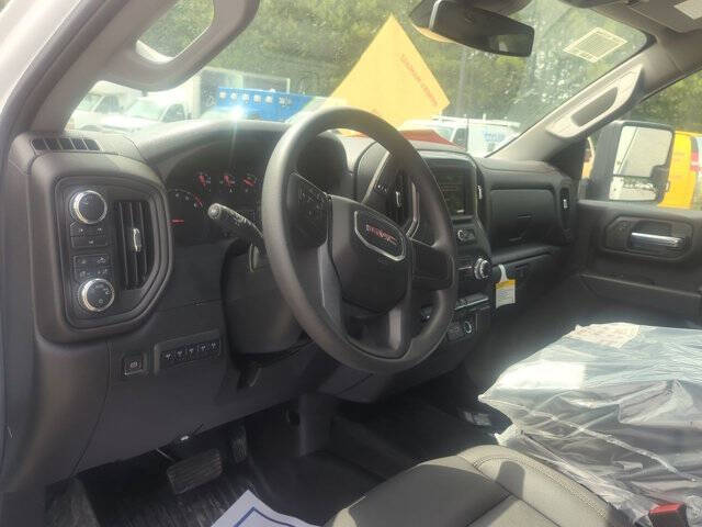 2024 GMC Sierra 3500HD CC Pro