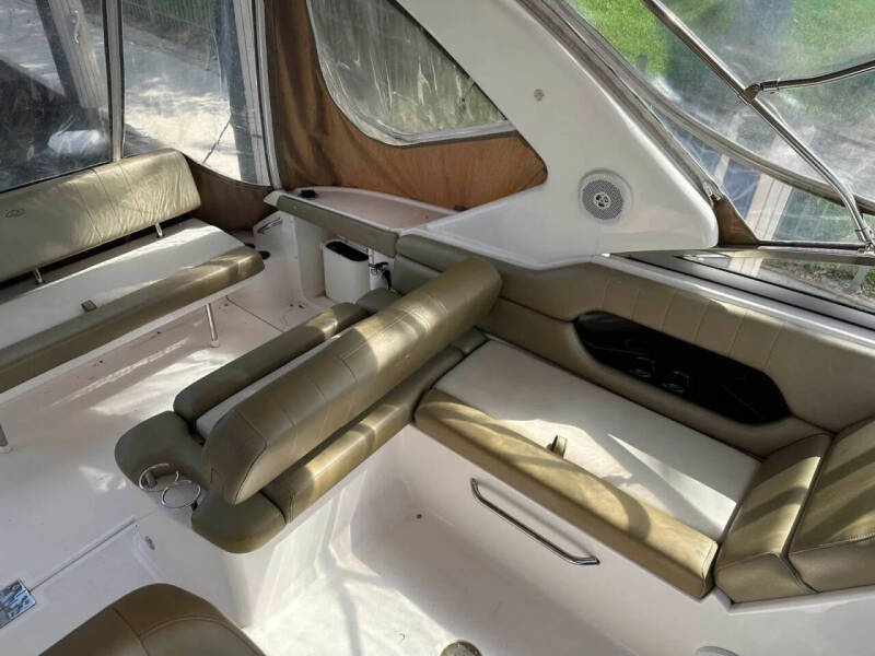 2011 Regal 35 Express Cruiser