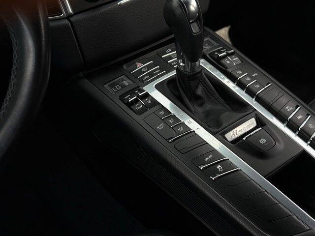 2017 Porsche Macan