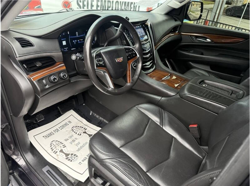 2017 Cadillac Escalade Standard