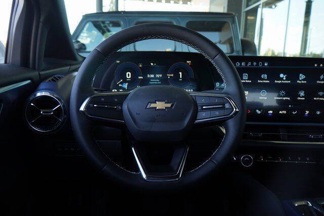 2025 Chevrolet Equinox EV LT 2
