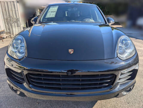 2017 Porsche Cayenne Platinum Edition