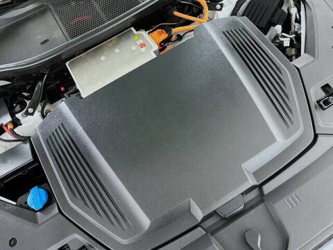 2024 Audi Q8 e-tron quattro Premium Plus