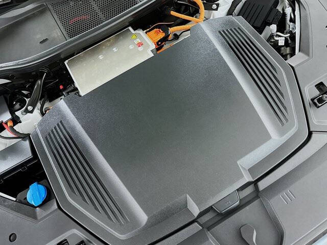 2024 Audi Q8 e-tron quattro Premium Plus