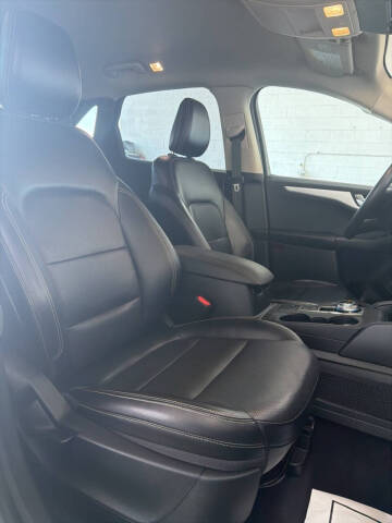 2020 Ford Escape SEL