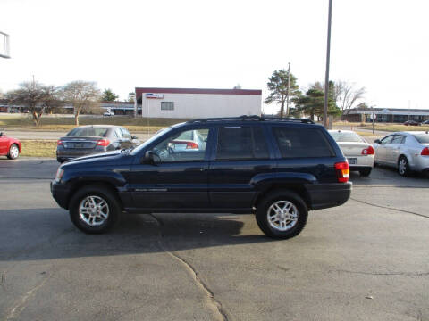 2004 Jeep Grand Cherokee for sale at The Auto Specialist Inc. in Des Moines IA