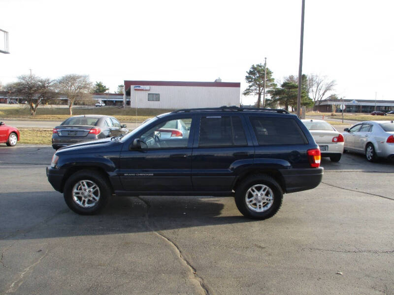 2004 Jeep Grand Cherokee for sale at The Auto Specialist Inc. in Des Moines IA