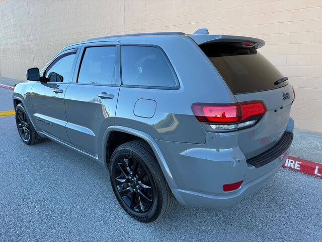2020 Jeep Grand Cherokee Laredo