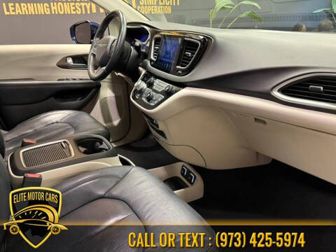 2017 Chrysler Pacifica Touring-L Plus