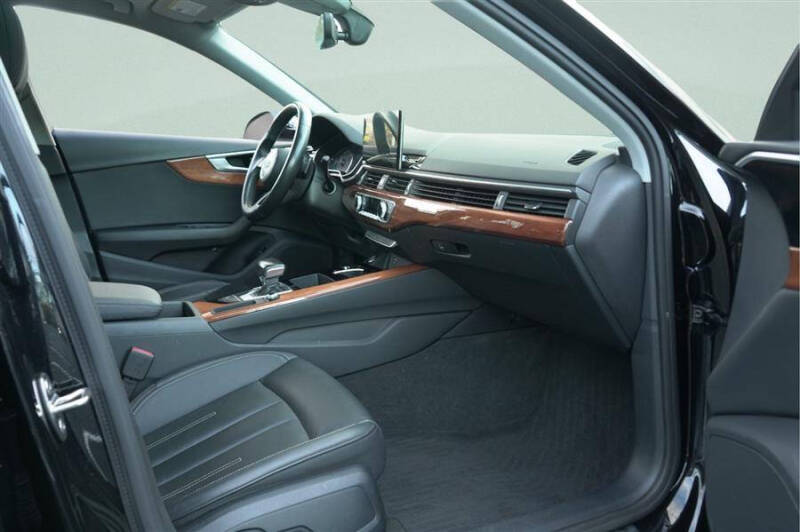 2022 Audi A4 quattro Premium 40 TFSI