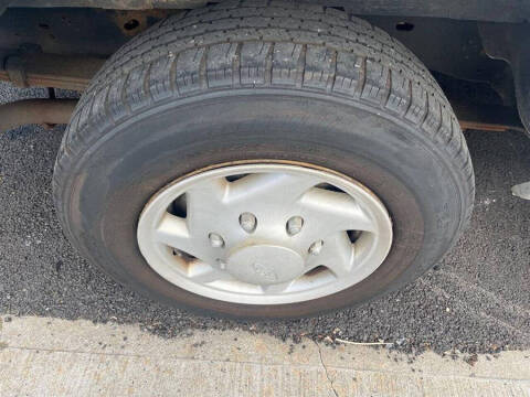 2011 Ford E-Series E-150 XLT