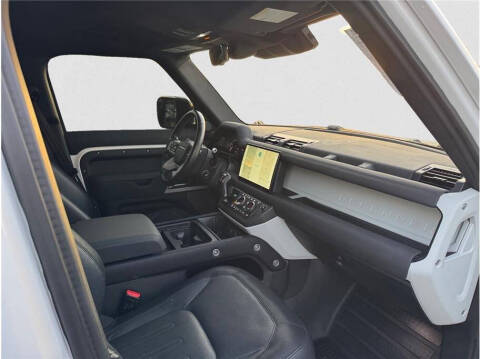 2022 Land Rover Defender 110 X-Dynamic SE